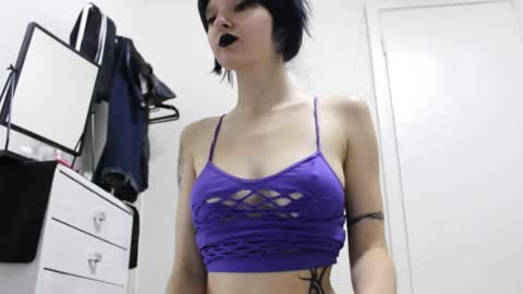 Snapshot of midnightsiren chatting on September 12, 7:49 pm midnightsiren online show from September 12, 7:49 pm