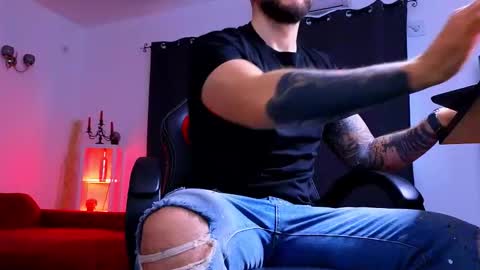 MightyAaron online show from November 14, 6:59 am