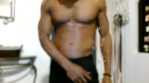 Snapshot of mightymandingo chatting on October 28, 12:33 am Mightymandingo online show from October 28, 12:33 am
