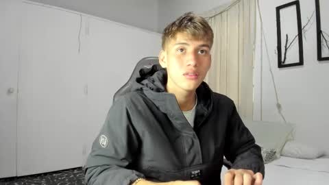 Miguel Hernandez online show from March 7, 8:55 pm