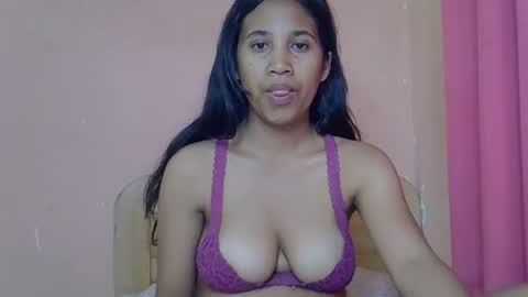 mihpretties online show from March 17, 7:02 am