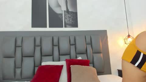 Mia  online show from January 15, 4:11 pm