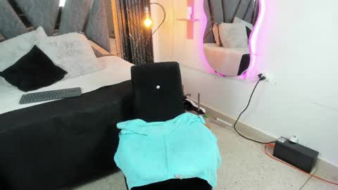 miia_deluxe_ online show from May 13, 2:10 am