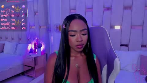 Miia Schwarz  online show from February 13, 11:30 pm