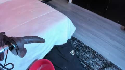 Mia Monroe online show from April 15, 5:33 am