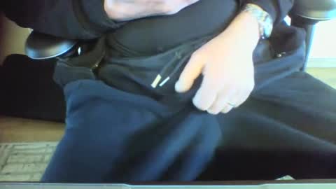 mik online show from March 10, 10:39 am