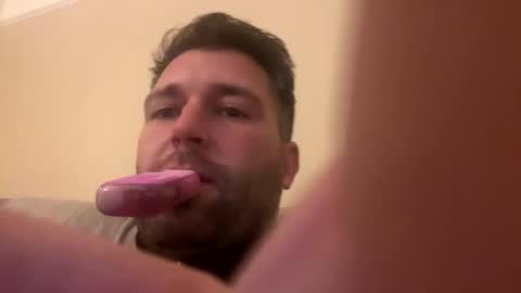 mik797025 online show from December 3, 8:42 pm