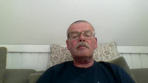 mikael42 online show from May 5, 1:17 pm