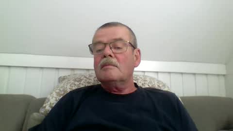 mikael42 online show from May 23, 12:23 pm