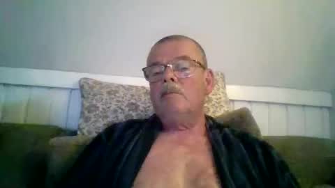 mikael42 online show from May 10, 7:09 pm