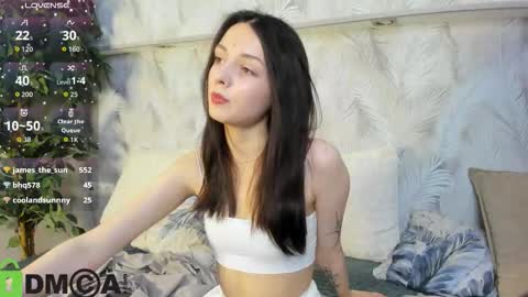 Snapshot of mike__mikes chatting on October 23, 5:31 am Kira online show from October 23, 5:31 am