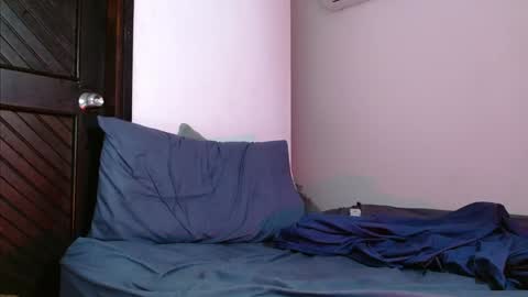 mike_d1030 online show from February 5, 5:09 am