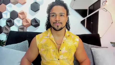 Snapshot of mike_estevess chatting on March 8, 12:20 pm   online show from March 8, 12:20 pm