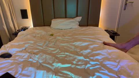 djfuckoff online show from October 19, 12:04 am