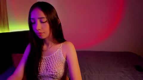 VIOLETAMIKE online show from March 12, 7:25 pm