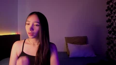 VIOLETAMIKE online show from March 6, 5:11 pm