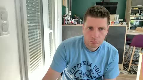 miklp8463 online show from May 22, 7:26 am
