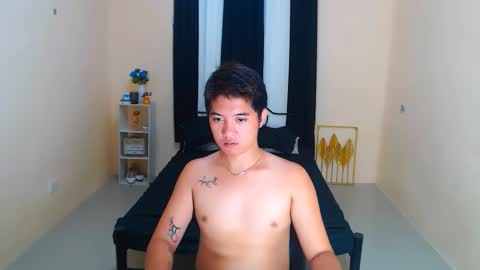 Snapshot of mikoanderson chatting on October 31, 2:06 pm mikoanderson online show from October 31, 2:06 pm