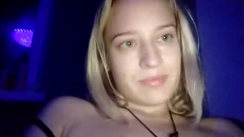 Snapshot of mila_420 chatting on October 15, 6:31 pm Mila 420 online show from October 15, 6:31 pm