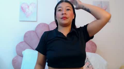 mila_adamss online show from May 6, 10:43 am