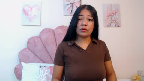mila_adamss online show from May 10, 11:16 am