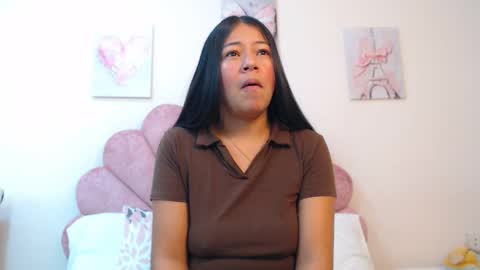mila_adamss online show from May 19, 11:06 am