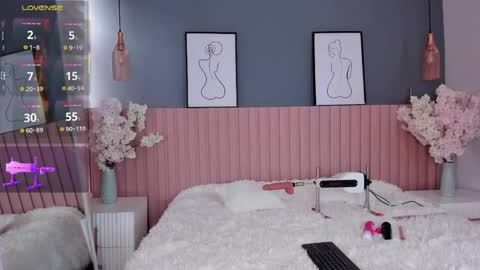 mila_hank online show from March 12, 1:48 pm