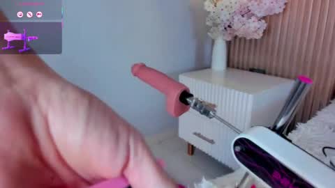 mila_hank online show from May 21, 2:12 pm