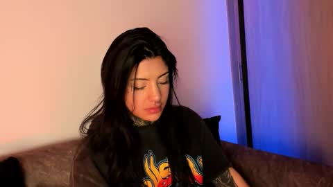     online show from January 6, 7:12 am