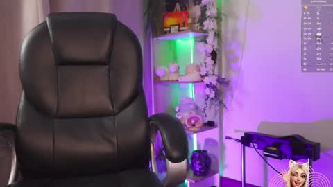 M I L A  online show from November 18, 11:57 am