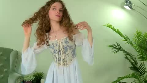 Mila online show from May 7, 5:25 am