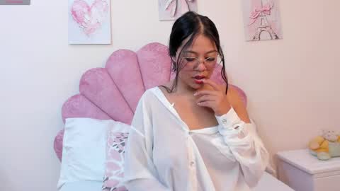 mila online show from May 31, 11:42 am