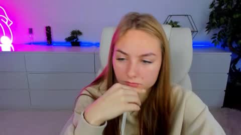 Snapshot of milaaddam chatting on October 17, 6:17 am Milla online show from October 17, 6:17 am