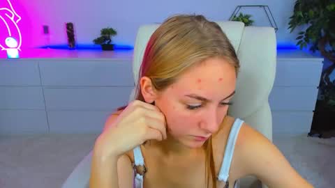 Snapshot of milaaddam chatting on October 13, 7:21 am Milla online show from October 13, 7:21 am