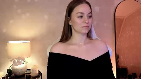 Snapshot of milafleur chatting on October 4, 2:26 pm Mila Fleur online show from October 4, 2:26 pm