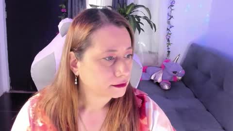 milagros_latin online show from November 24, 4:05 pm
