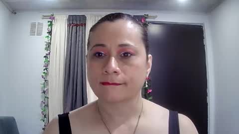milagros_latin online show from November 9, 5:48 pm