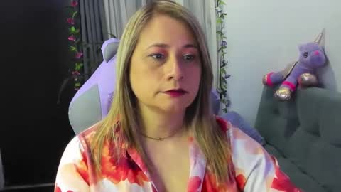 milagros_latin online show from December 2, 11:58 pm