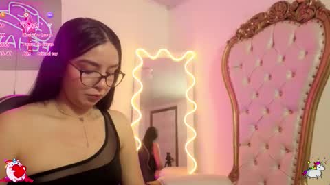 milah_tay online show from February 23, 11:45 am