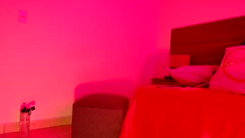 mila online show from November 5, 7:05 pm