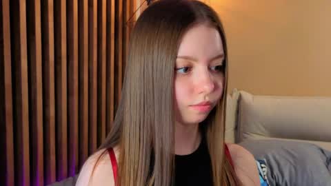 Mila online show from May 6, 3:40 pm