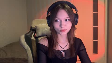 milamiuu online show from January 17, 11:19 am