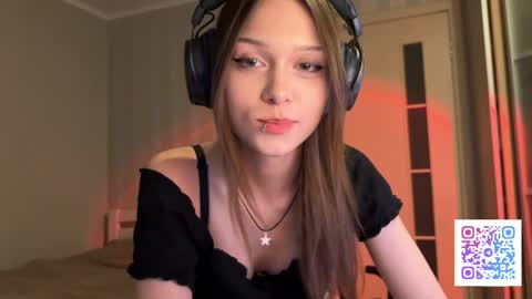 milamiuu online show from March 8, 3:49 pm