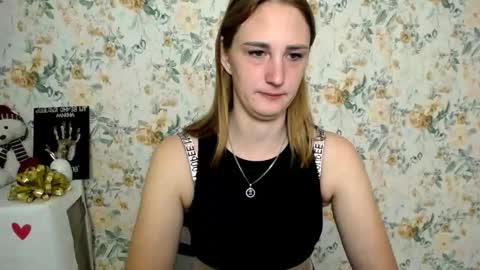 Snapshot of milana_cutie_ chatting on October 3, 6:10 am Milana online show from October 3, 6:10 am