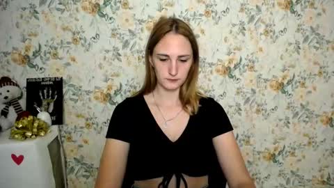 Snapshot of milana_cutie_ chatting on September 29, 6:45 am Milana online show from September 29, 6:45 am