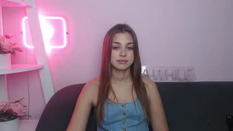 milanaangelas online show from November 24, 6:23 am