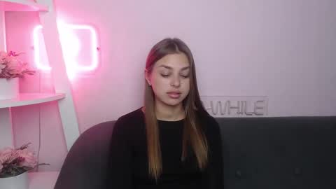 Snapshot of milanaangelas chatting on October 14, 8:45 pm milanaangelas online show from October 14, 8:45 pm