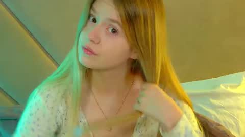 MilanaBalmain online show from June 9, 4:34 am