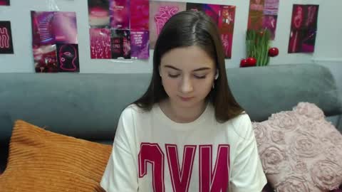 milanaroz online show from May 22, 5:36 am