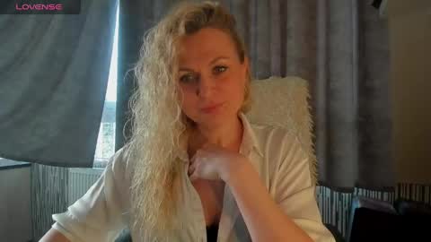 milanna_x online show from May 13, 4:05 pm